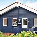 6 Personen In Direkter Seelage Mit Bootsteg Und Kanu Sowie Sauna, Whirlpool Und Kaminofen In Casa vacanze *