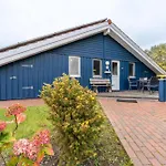 6 Personen In Direkter Seelage Mit Bootsteg Und Kanu Sowie Sauna, Whirlpool Und Kaminofen In Otterndorf