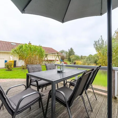 6 Personen In Direkter Seelage Mit Bootsteg Und Kanu Sowie Sauna, Whirlpool Und Kaminofen In * Otterndorf