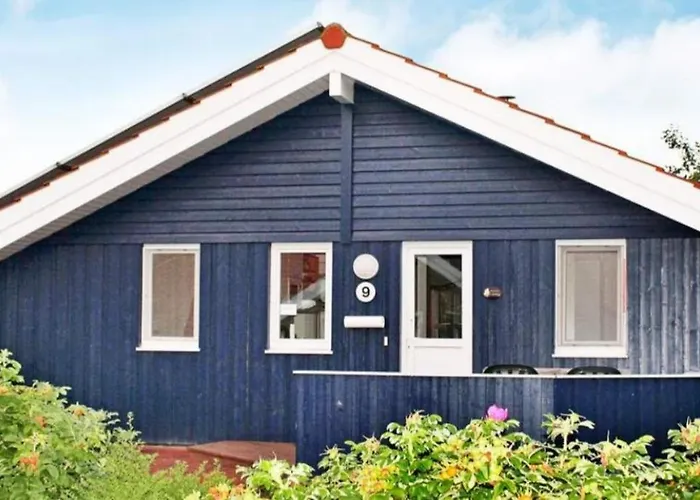 6 Personen In Direkter Seelage Mit Bootsteg Und Kanu Sowie Sauna, Whirlpool Und Kaminofen In 度假居 *