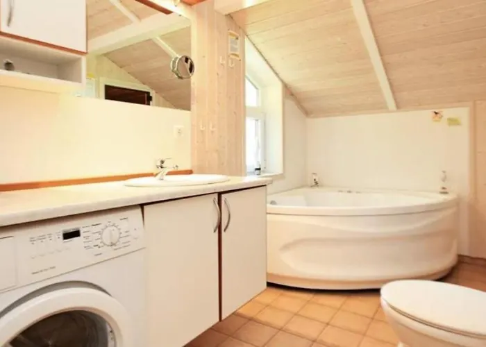 6 Personen In Direkter Seelage Mit Bootsteg Und Kanu Sowie Sauna, Whirlpool Und Kaminofen In * 奥滕多夫